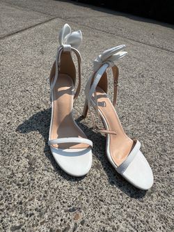 Bow Tie Heel  Sandals In White size ( European 36 - US 5.5-6 women’s) NEW