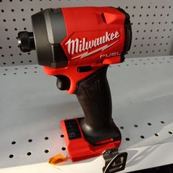 Milwaukee New 1/4" Impact Fuel -3  Speeds 18M Nuevo