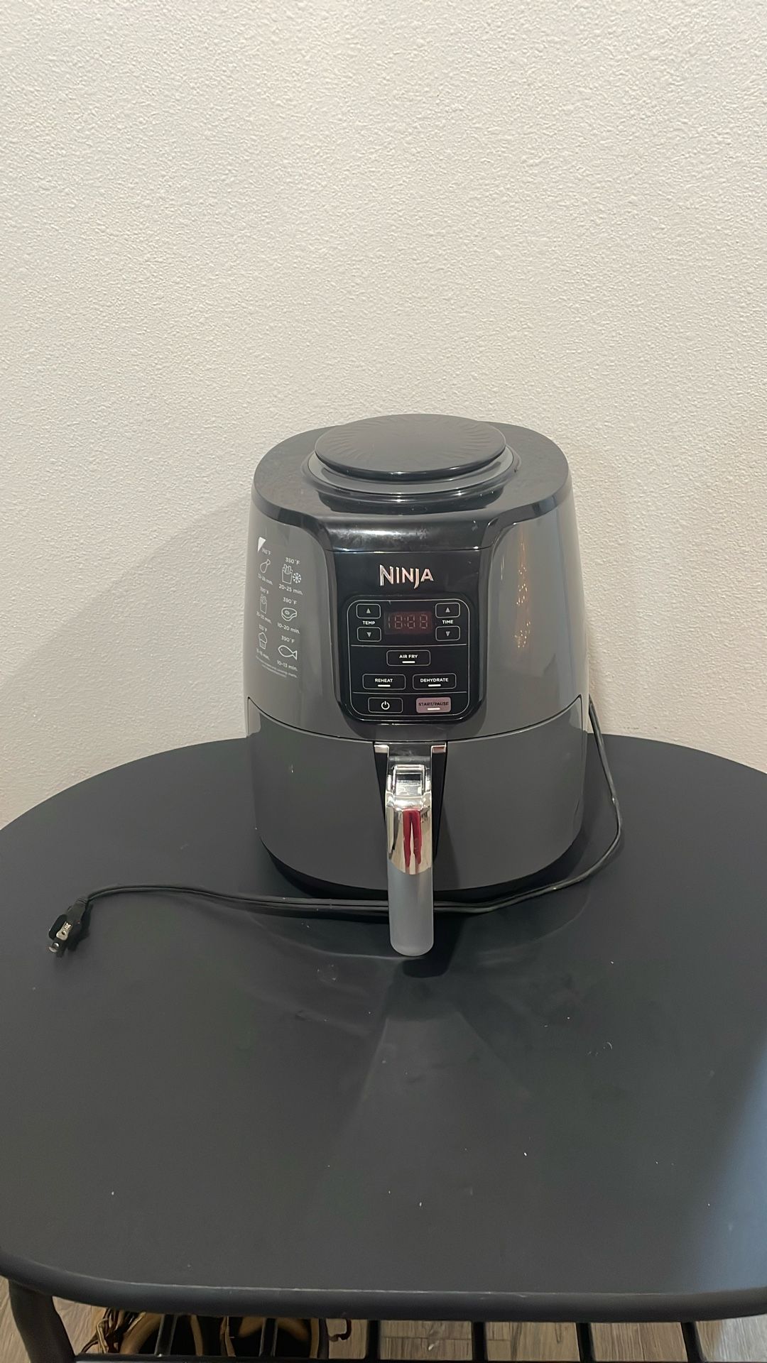 NINJA Air Fryer - (4qt)/1500watt)