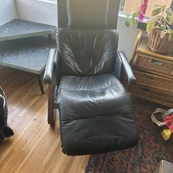 1960s art Deco vintage all leather Gravity Chair.