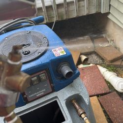 Commercial carpet cleaning machine