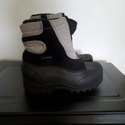 Size 1 boys snow boots