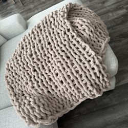 Chunky Knit Throw Blanket