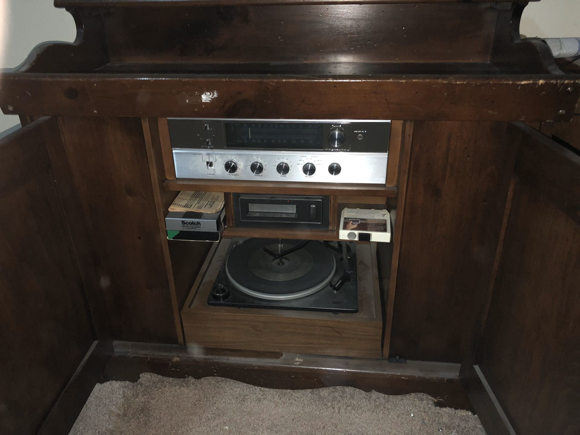 1970’s Magnavox dry sink stereo cabinet with turntable and 8 track for Sale in Federal Way, WA ...