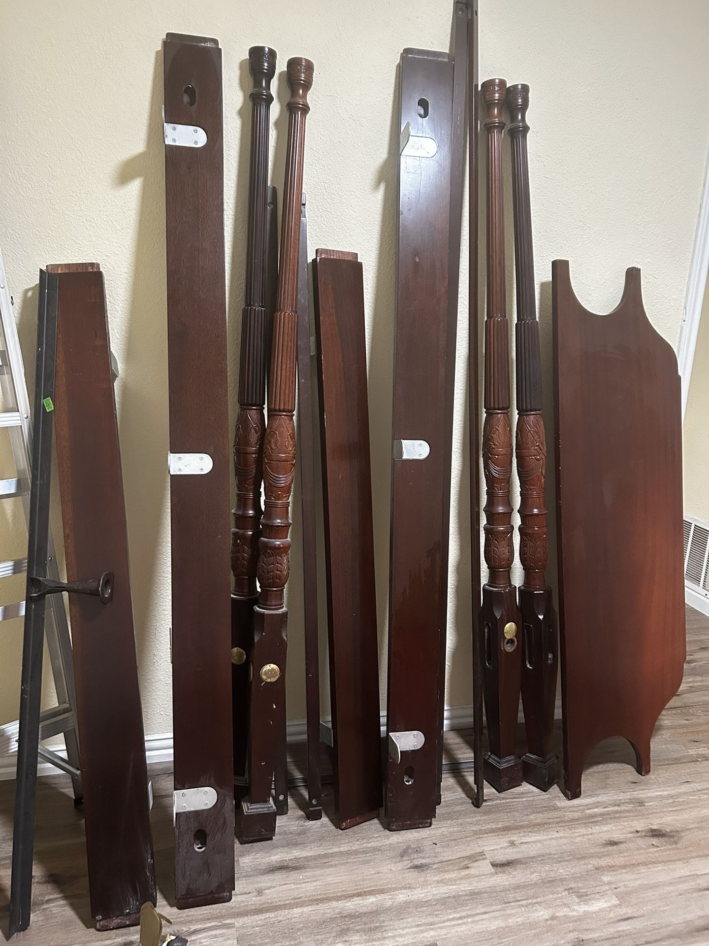 Mahogany Queen 4 Poster Bed