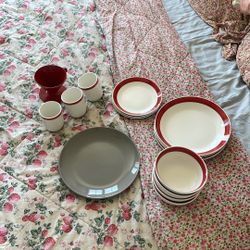 16 Piece Kitchen Plates, Bowls, Cups