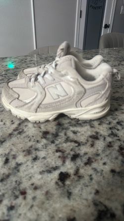 Toddler new balance shoes size 7