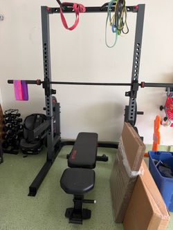 squat rack with rubber plates