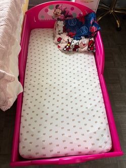 Toddler bed