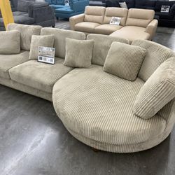 Brand New Sofa 🛋️ With Round End . 