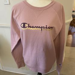 NWT Woman’s Champion Crew Neck Sweatshirt Size Small 