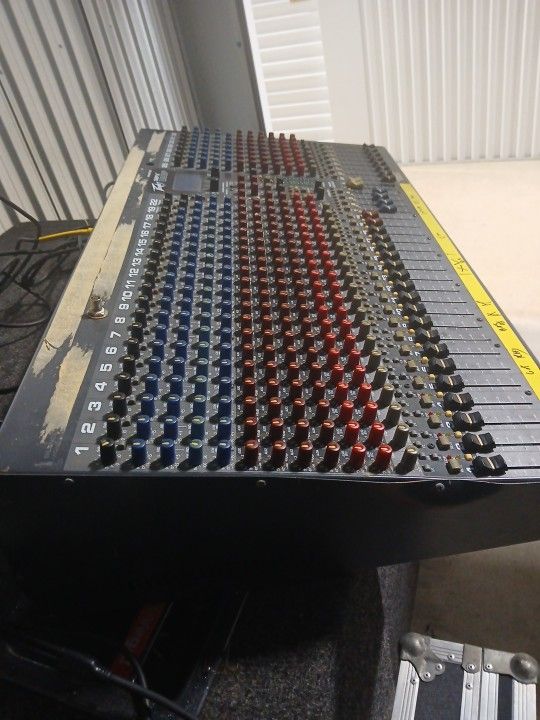 PEVEY 32 FX