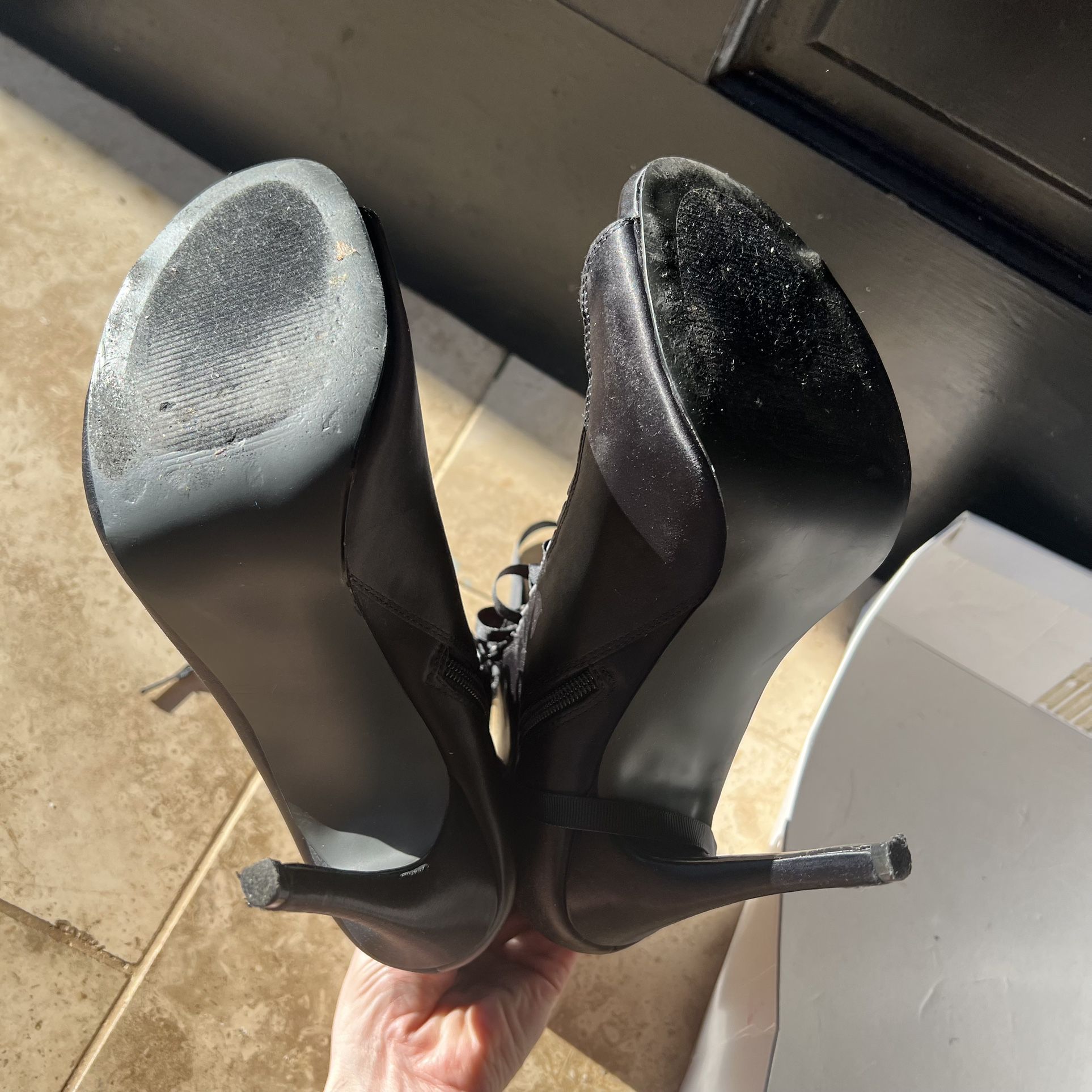 malo ropa interior detective Steve Madden black fuego lace up peep toe booties size 10 for Sale in  Charlotte, NC - OfferUp