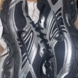 W AIR MAX MOTO 2k black and silver