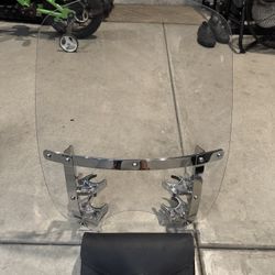 Harley Davidson 18 Inch Wind Splitter Quick Release Windshield With Bag