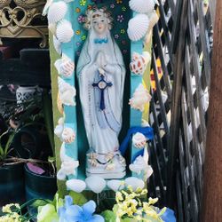 GARDEN SAINT PLANTER