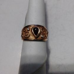 14 Karat Gold Ring With One Center Stone And Diamonds On The Side Size 8 And 3/4