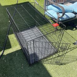 Portable Black Dog Cage With Divider