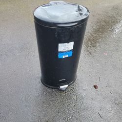 Metal Step Can ,,trash Can