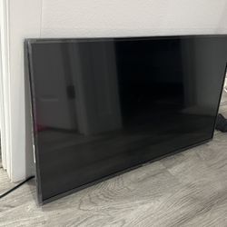 Hisense 2022 40” TV 
