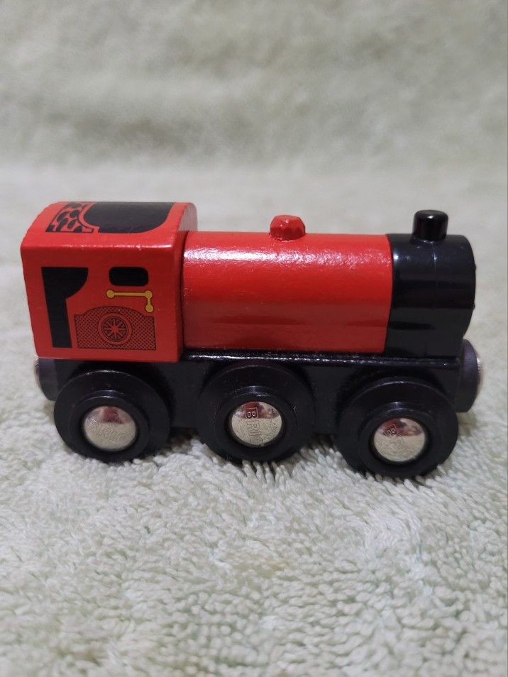 Vintage Deadstock Rare 2001 BRIO 33604 WOODEN RED STEAM ENGINE TRAIN.