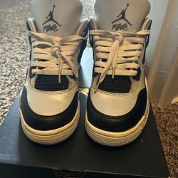 Air Jordan 4 Retro