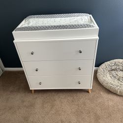 3-Drawer Dresser And Changing Pad