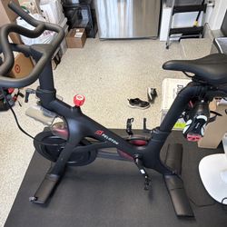 Pelaton Cross Trainer Bike 2024