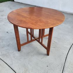 Mesa Redonda En Perfecto Estado