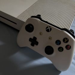 Xbox One S (it has no cords)