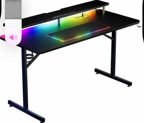 Gaming desk