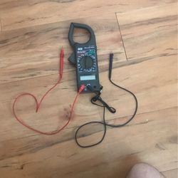 Clamp On Multimeter 