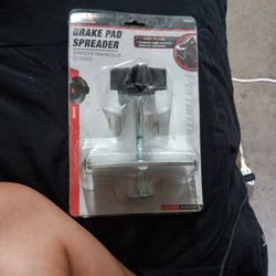 Break Pad Spreader