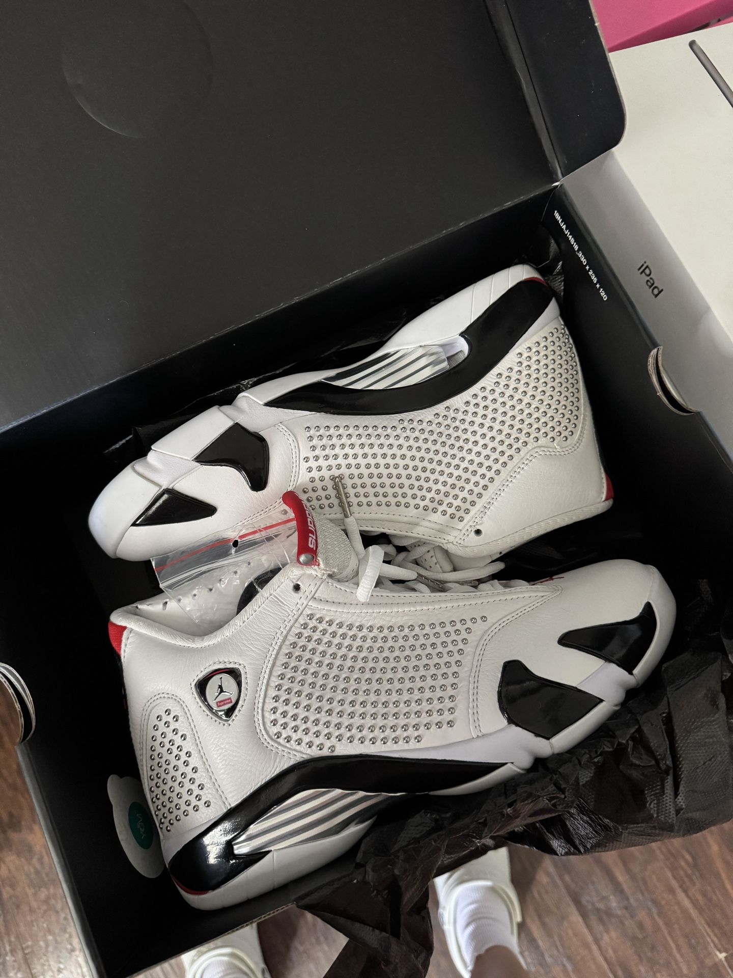 Supreme Jordan Retro 14