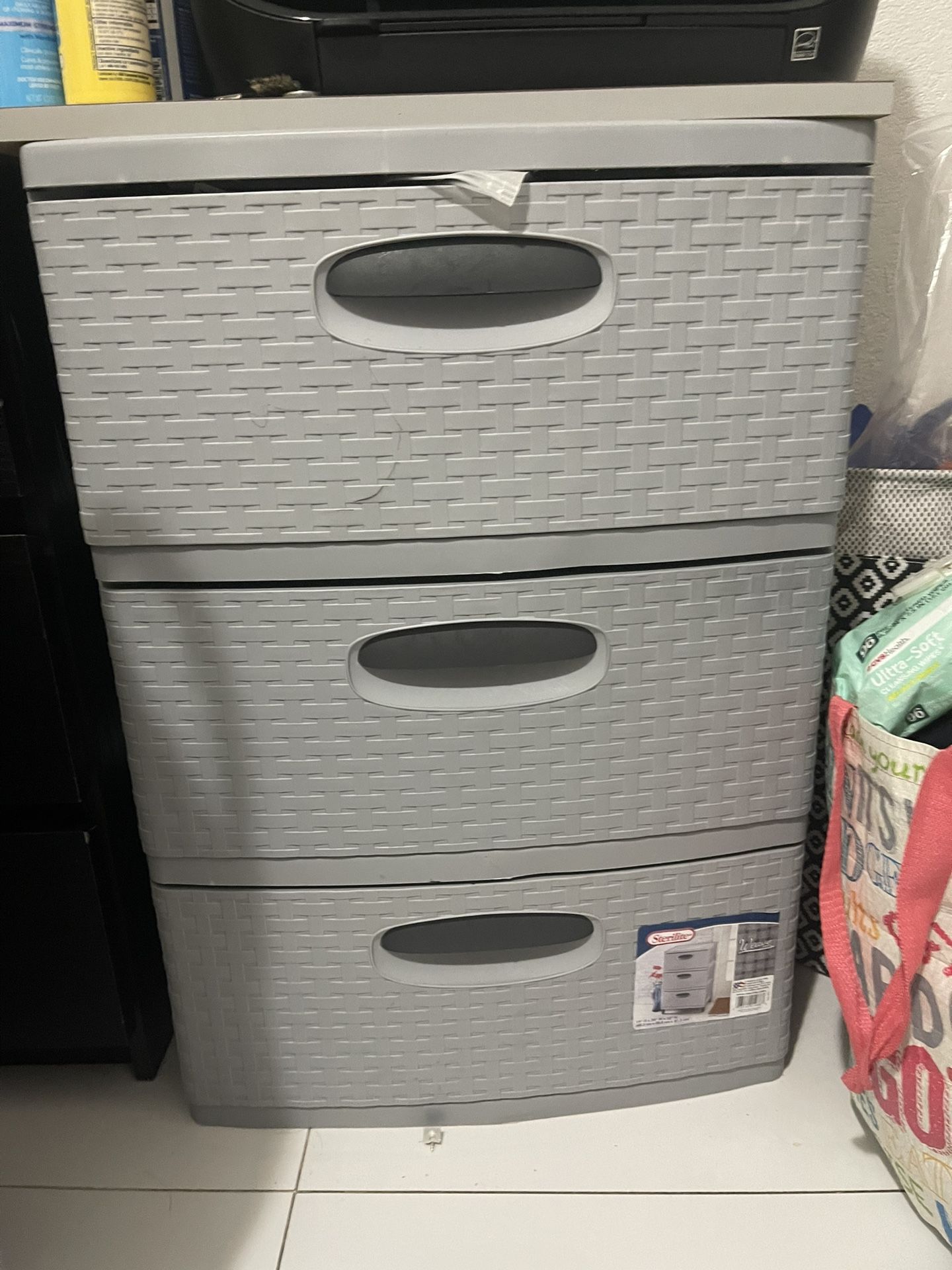 (2) Plastic drawers Organizer