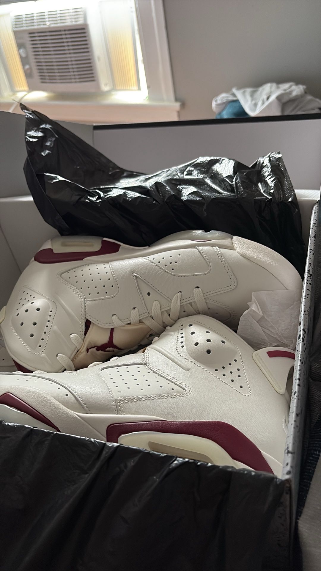Jordan 6 Maroons