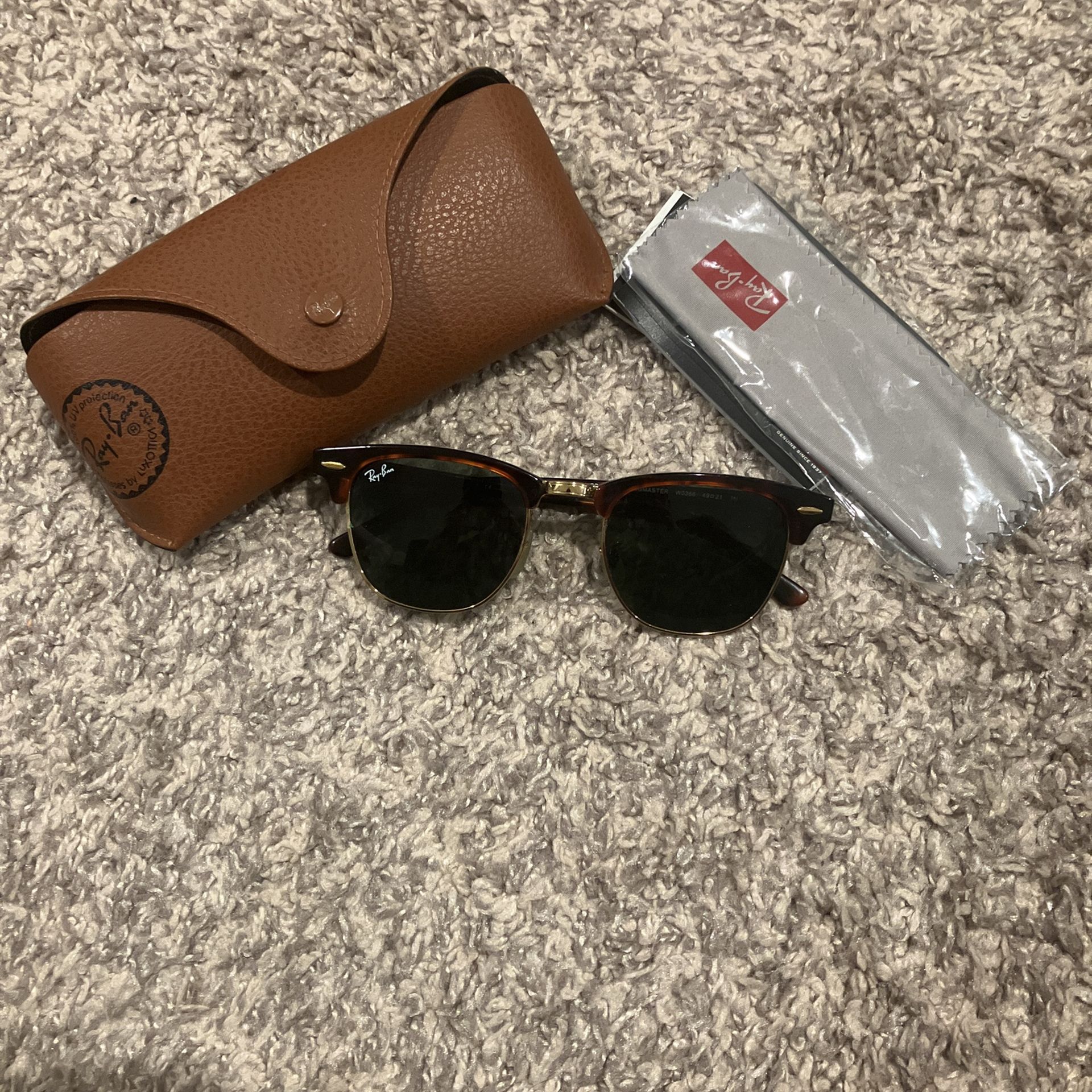 Pristine Ray Ban Club Masters Like New!