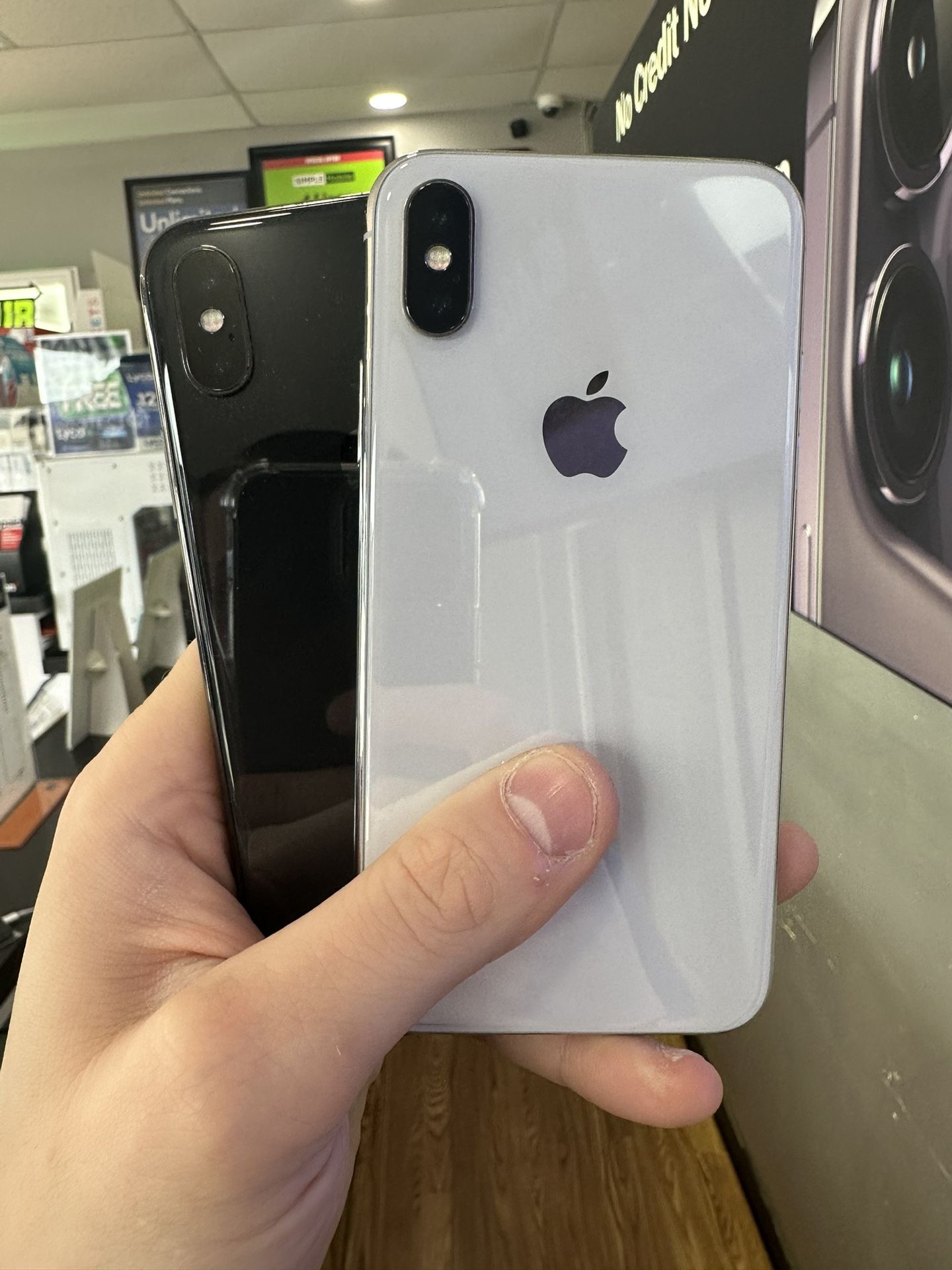 Unlocked iPhone X 64GB - All Colors
