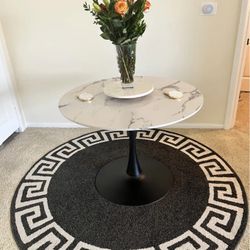 New Kinslee 40'' Pedestal Dining Table, White Top, Black Base