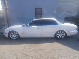 2004 xj