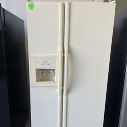 Whirpool Off White Side By Side Refrigerator 