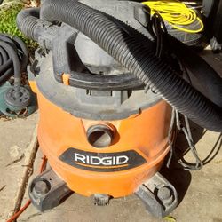 RIDGID 16 Gal. 6.5 PeakWet Dry Vac