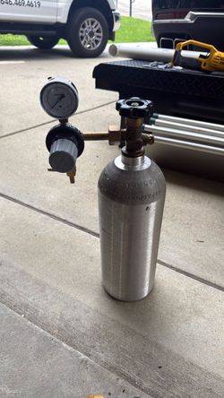 Gas cylinder