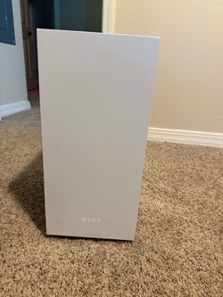 NZXT White Mid-Tower PC