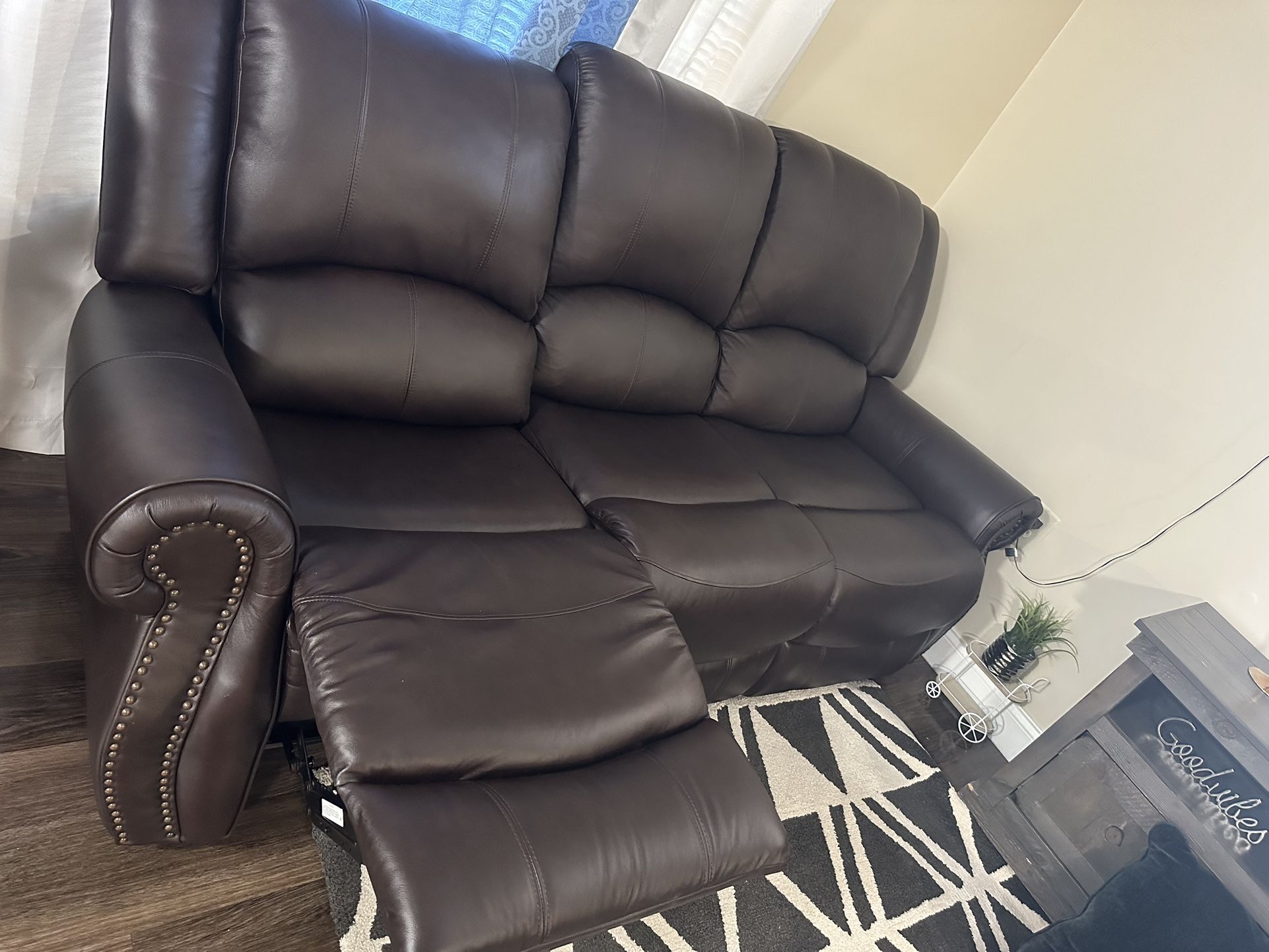 Sofa Good Condition New