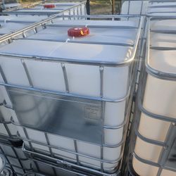 IBC Tote 275 Gallon Water Tank 
