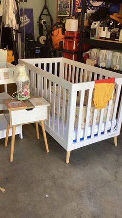 Winnie Pooh nursery room items mostly new