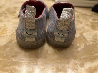 Toms 