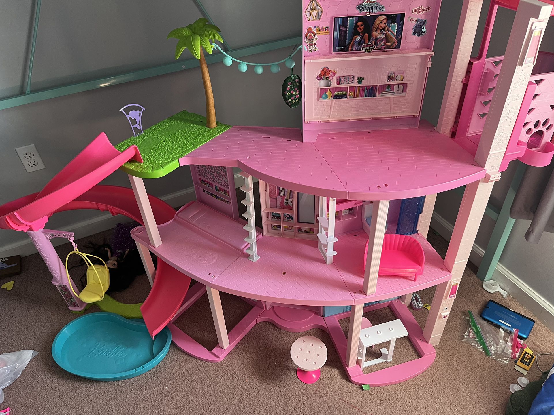 Barbie dream house and pool