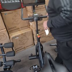 Merach Excersize Bike With Screen . MRS26 Display Model. New Condition 